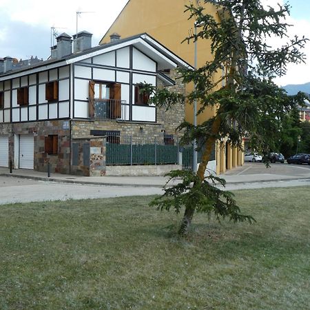 Villa Casa con jardín frente ciudadela Jaca Exterior foto