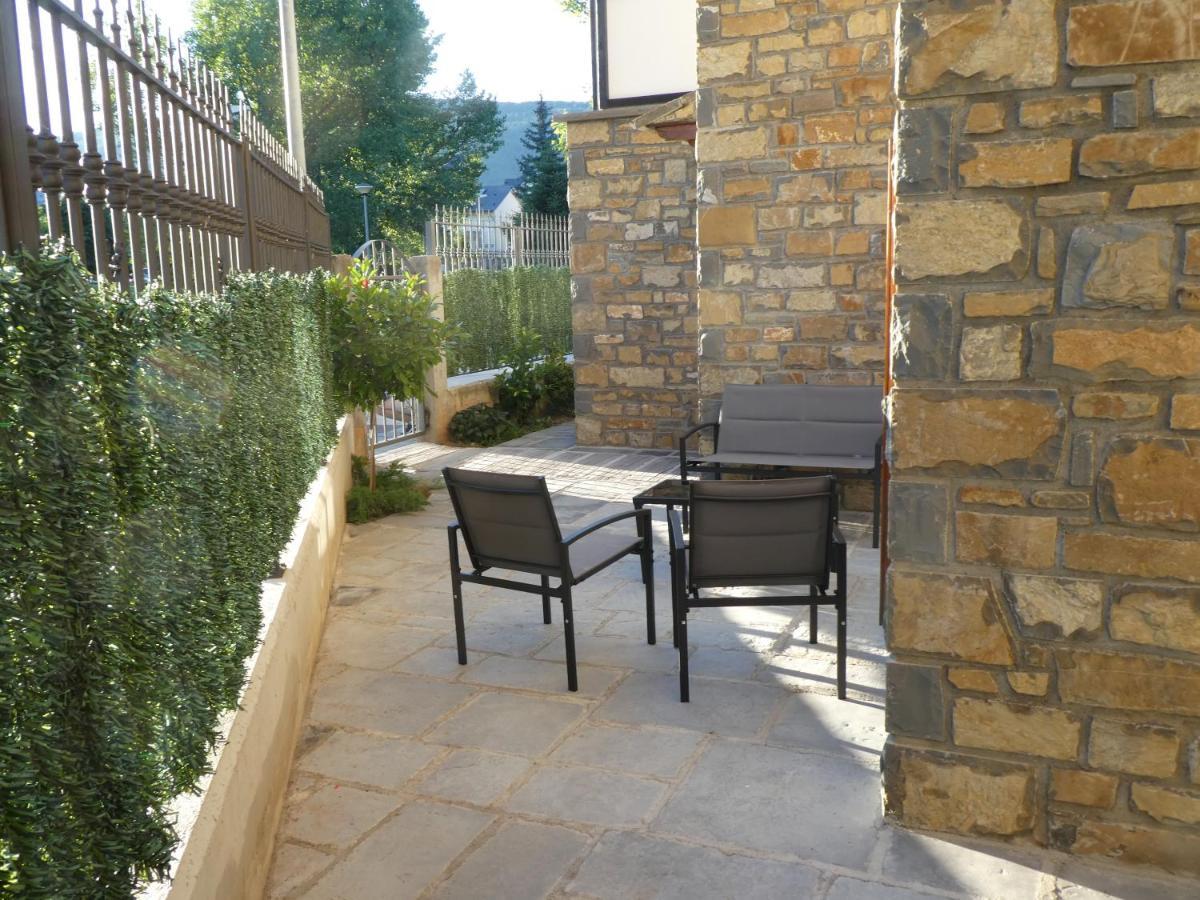 Villa Casa con jardín frente ciudadela Jaca Exterior foto